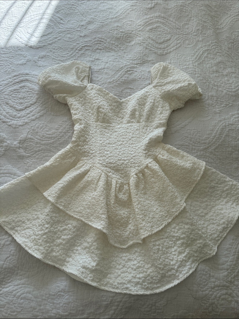 SHEIN White Textured Puff-Sleeve Peplum Dress for Girls